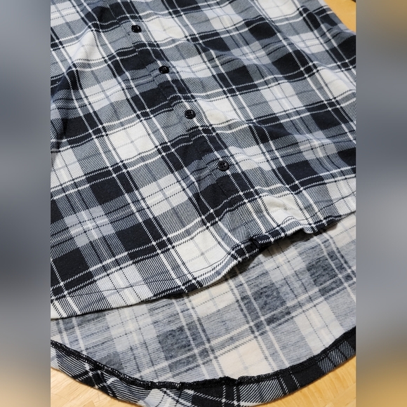 Cowgirl Tuff Co ladies plaid button down long-sleeved Shirt - Picture 3 of 8